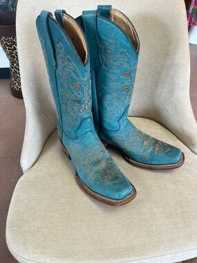 Corral women’s  Teal Embroidered Moto Cowboy Boots